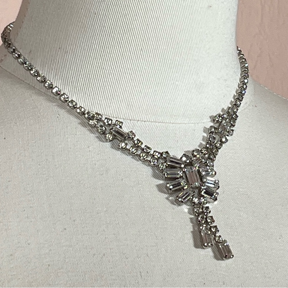 Vintage 1940 Retro Emerald Cut Rhinestone Crystal waterfall Lariat Necklace 14in